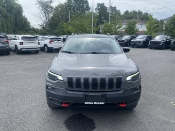 2022 Jeep Cherokee - image 2