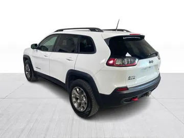 2020 Jeep Cherokee - image 11
