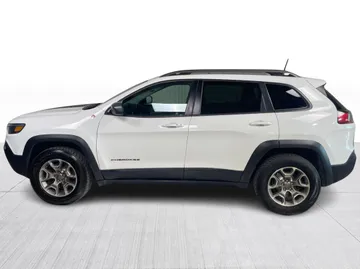 2020 Jeep Cherokee - image 10