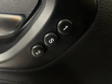 2020 Jeep Cherokee - image 21