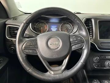 2019 Jeep Cherokee - image 18