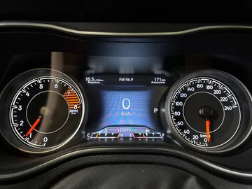 2019 Jeep Cherokee - image 17
