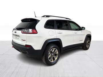 2019 Jeep Cherokee - image 14