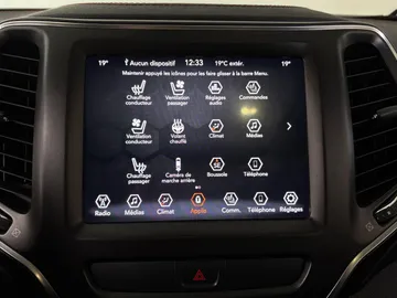 2019 Jeep Cherokee - image 26