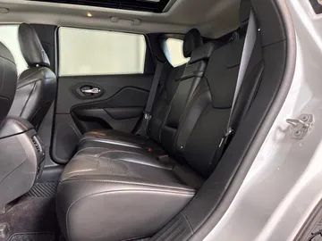 2019 Jeep Cherokee - image 15