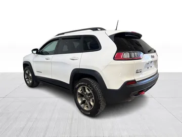 2019 Jeep Cherokee - image 11