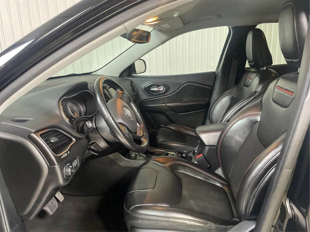 2021 Jeep Cherokee — photo 3