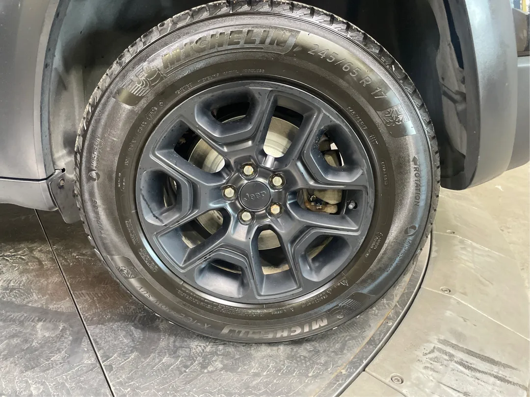 2021 Jeep Cherokee — photo 5
