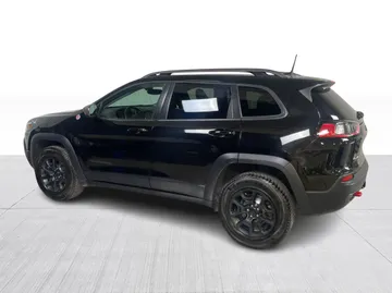 2021 Jeep Cherokee - image 10