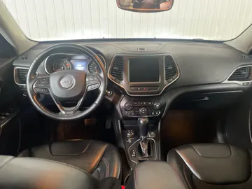 2021 Jeep Cherokee - image 14
