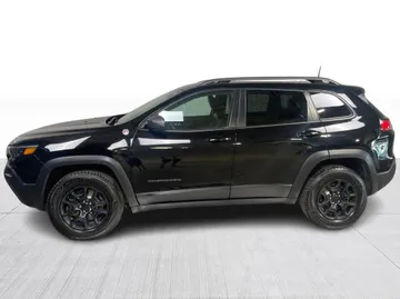 2021 Jeep Cherokee - image 9