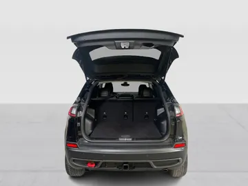 2021 Jeep Cherokee - image 12