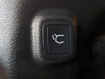 2022 Jeep Cherokee - image 22