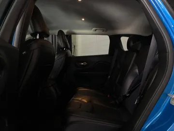 2022 Jeep Cherokee - image 15