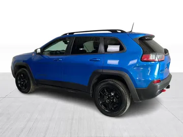 2022 Jeep Cherokee - image 11