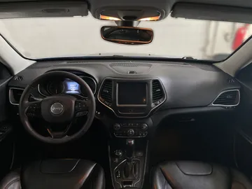 2022 Jeep Cherokee - image 4