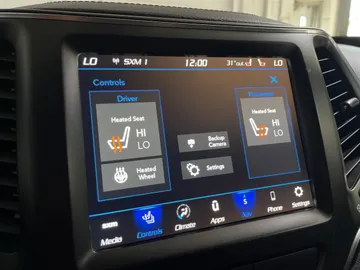 2022 Jeep Cherokee - image 29