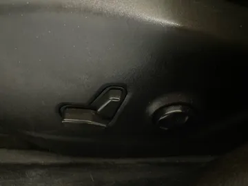 2021 Jeep Cherokee - image 20