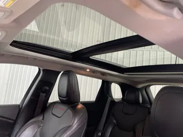 2021 Jeep Cherokee - image 6
