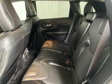 2021 Jeep Cherokee - image 15