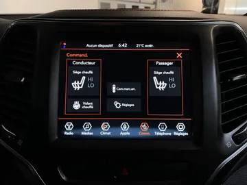 2020 Jeep Cherokee - image 22