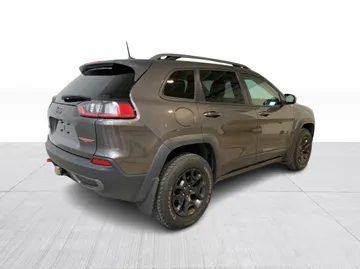 2020 Jeep Cherokee - image 12