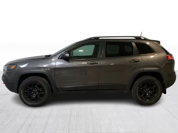 2020 Jeep Cherokee - image 9