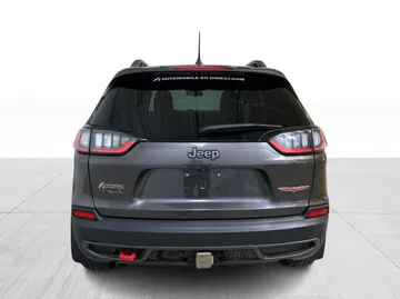 2020 Jeep Cherokee - image 11