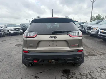 2020 Jeep Cherokee - image 6