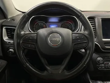 2021 Jeep Cherokee - image 26