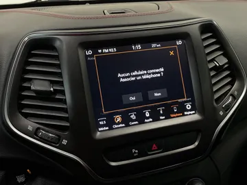 2021 Jeep Cherokee - image 27