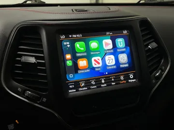 2021 Jeep Cherokee - image 8