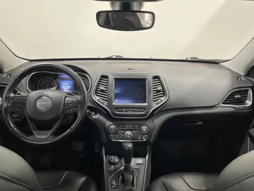 2021 Jeep Cherokee - image 4