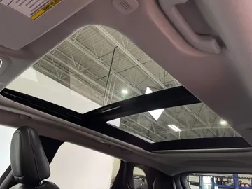 2021 Jeep Cherokee - image 6