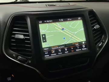2021 Jeep Cherokee - image 32