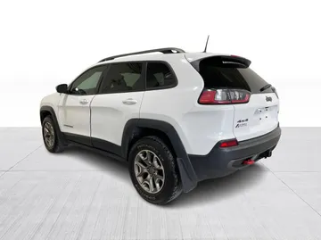 2021 Jeep Cherokee - image 12