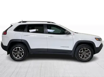 2021 Jeep Cherokee - image 2