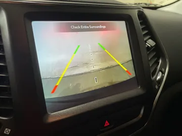 2022 Jeep Cherokee - image 19