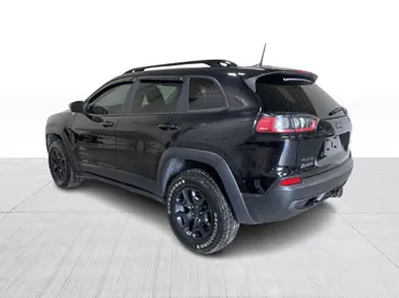 2022 Jeep Cherokee - image 10