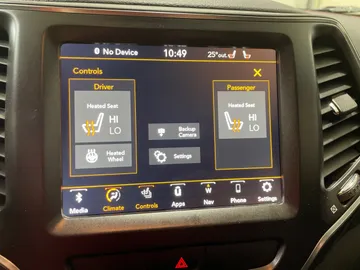 2022 Jeep Cherokee - image 22