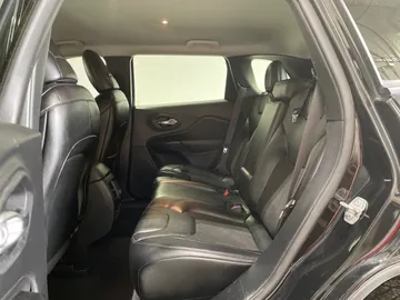 2022 Jeep Cherokee - image 14