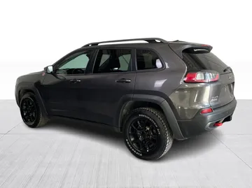 2021 Jeep Cherokee - image 10