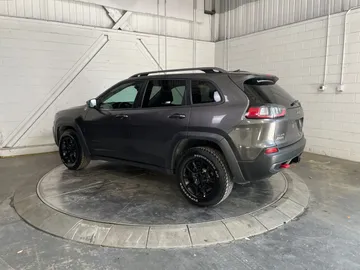 2021 Jeep Cherokee - image 6