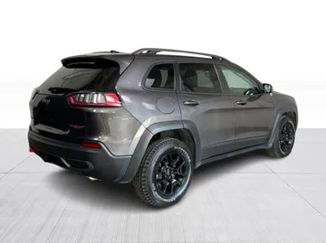 2021 Jeep Cherokee - image 13