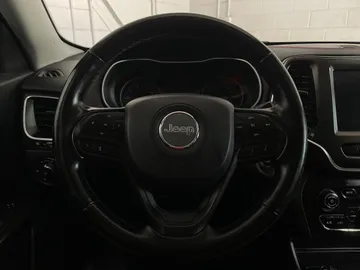 2021 Jeep Cherokee - image 15