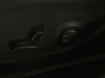 2022 Jeep Cherokee - image 24