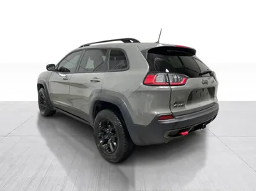 2022 Jeep Cherokee - image 11