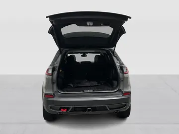 2022 Jeep Cherokee - image 13