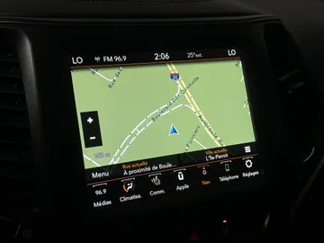 2022 Jeep Cherokee - image 27