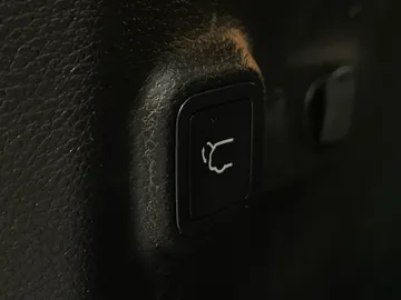 2022 Jeep Cherokee - image 21